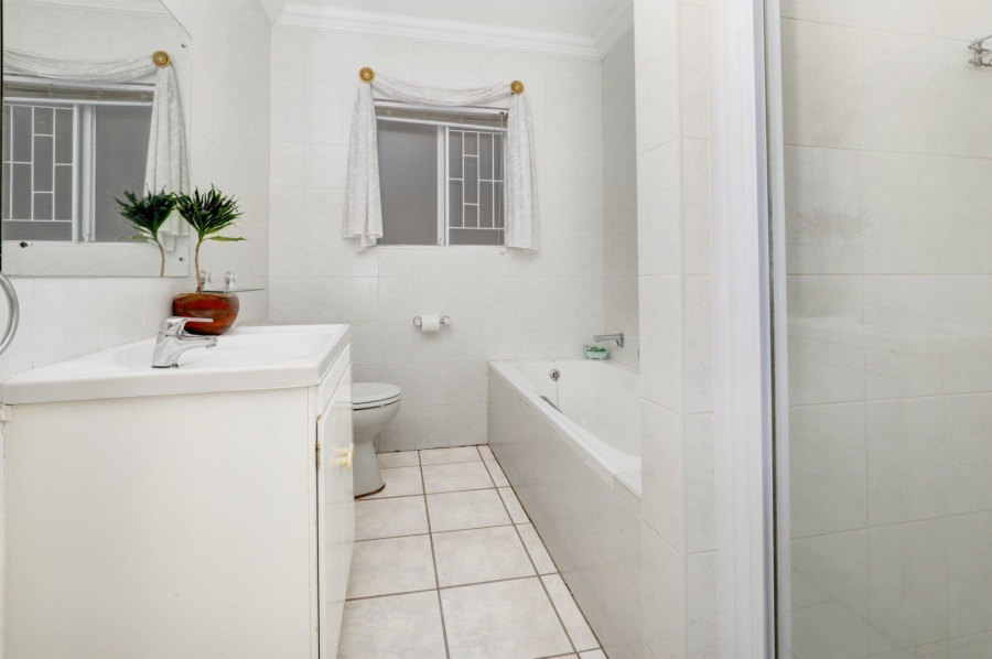 3 Bedroom Property for Sale in Welgemoed Western Cape